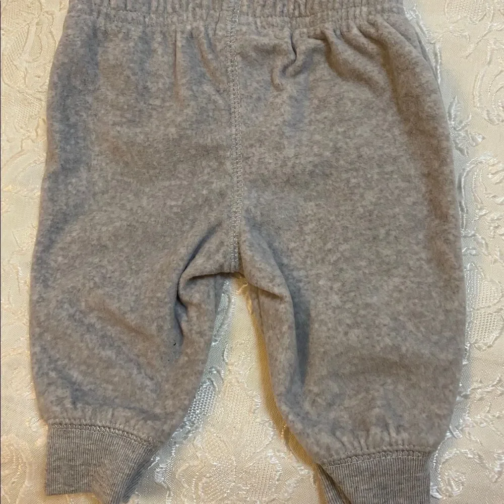 🎉Carter’s Pull on Casual Pants size :0-3 M
